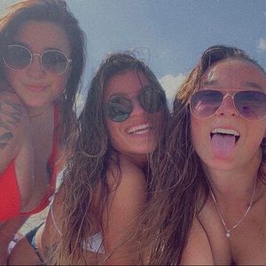 Meet your Posher, Alexandra